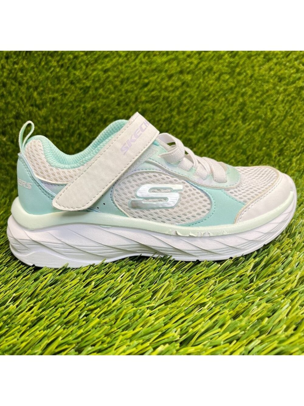 Skechers Boundless Runners Boys Size 11C White Athletic‎ Running Shoes Sneakers